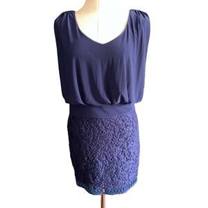 Laundry by Shelli Segal lace embroidered dress Navy Lace w/Chiffon Capelet sz 2